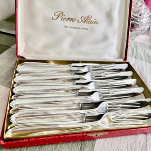 Vintage German Silverplate Flatware Set for 6 – Pierre Alain Box
