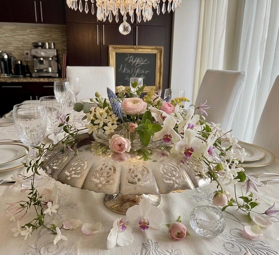 Elegant Vintage Silverplate Centerpiece with Glass Frog – Rose Bowl – Wedding & Event Table Decor