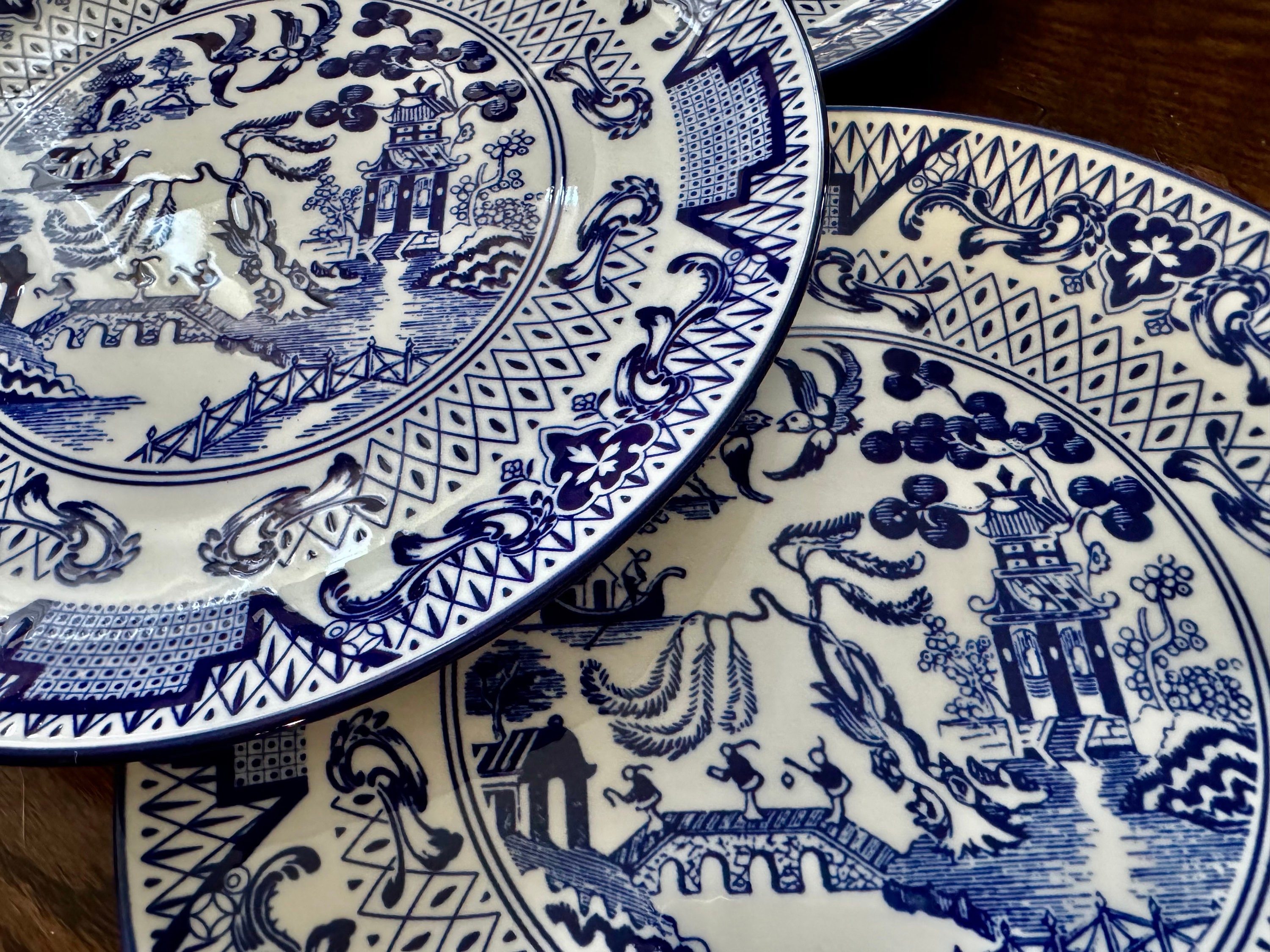 NEW English Blue Willow - Set of 4 Plates -  Eaton Fine Dining - British Design