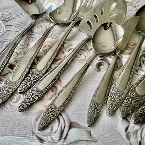 Vintage NASCO “Mariana / Jasmin” Stainless Flatware Collection – Floral Roses Pattern Korea bild 9