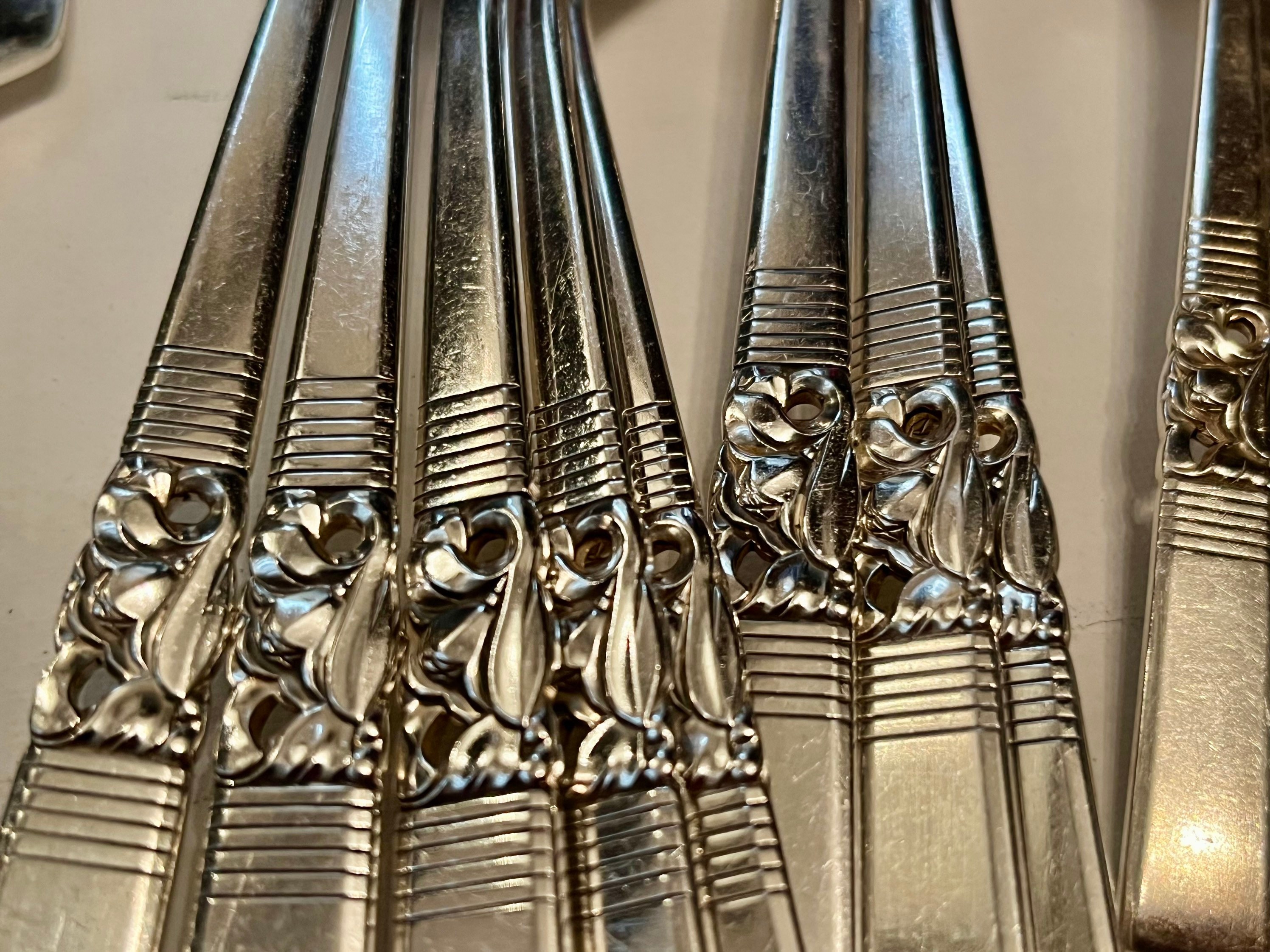 Vintage 1948 Morning Star Silverware Set – Art Deco Community Oneida for 8 (48pcs)