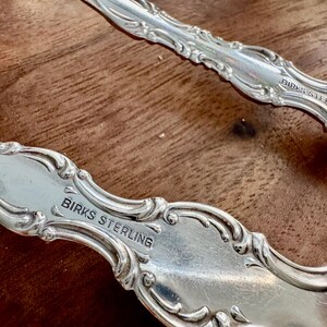 Fourchette de table vintage Birks en argent massif « Pompadour », 18 cm – Vendue à l'unité image 2