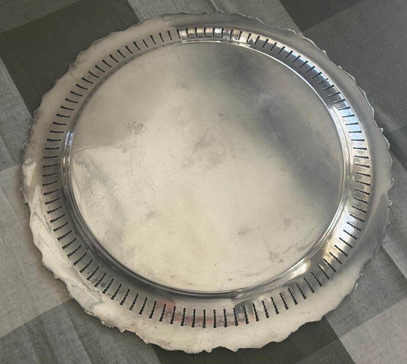 Fancy & Ornate Large Vintage Silver Plate Covered Dish with Glass Insert, Sheffield Reproduction immagine 8