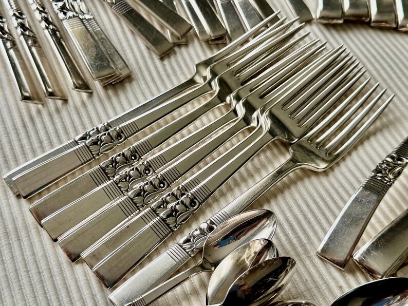 Vintage 1948 Morning Star Silverware Set – Art Deco Community Oneida for 8 (48pcs) image 11