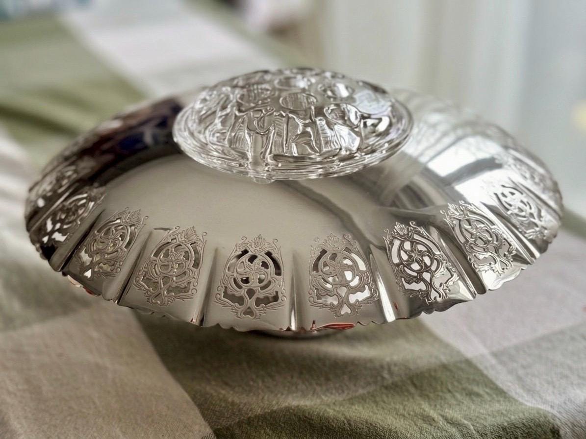 Elegant Vintage Silverplate Centerpiece with Glass Frog – Rose Bowl – Wedding & Event Table Decor