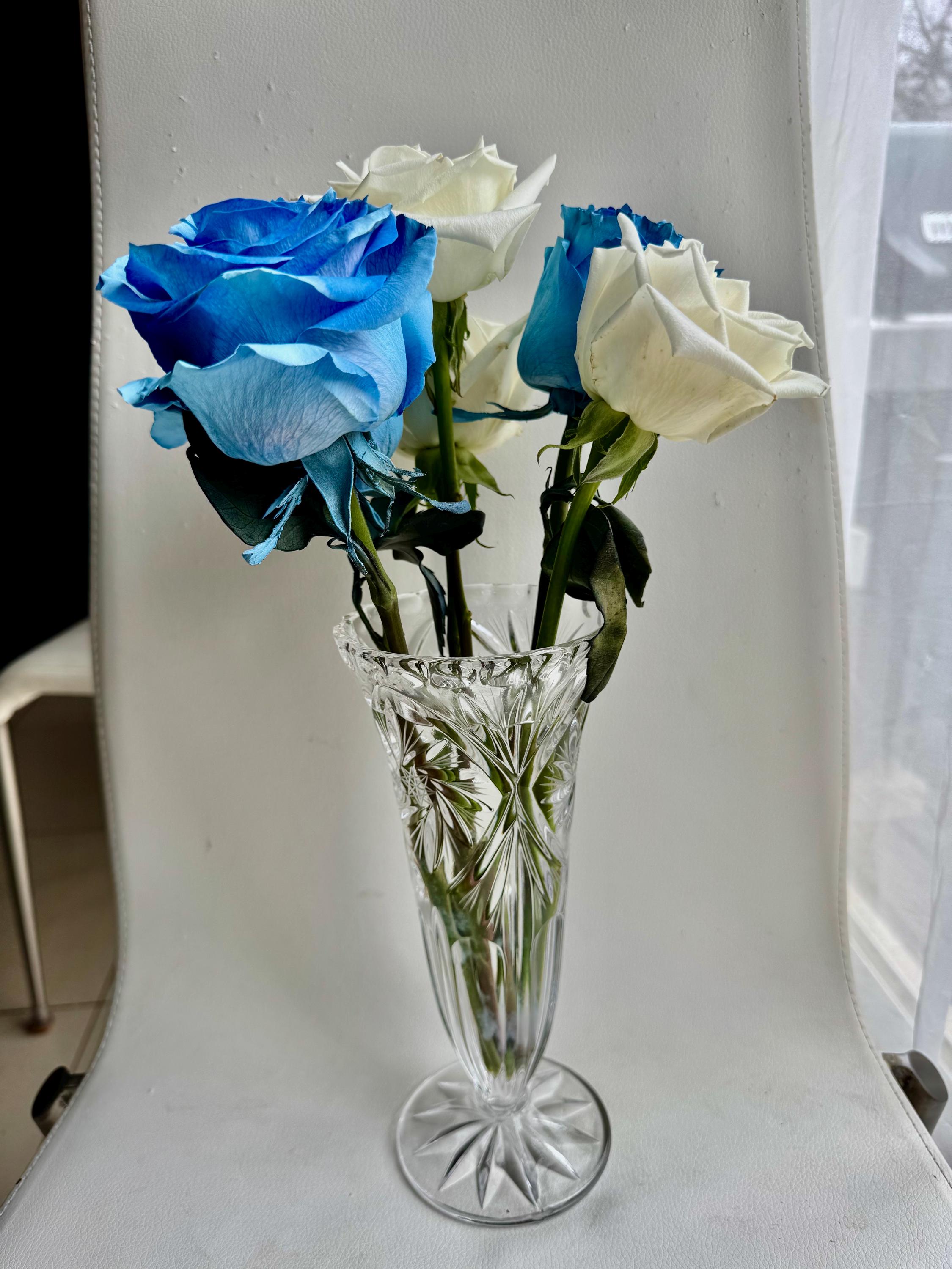 Vintage Clear Cut Crystal Elegance – Bohemian Czech Pinwheel Style Vase – 11” Tall
