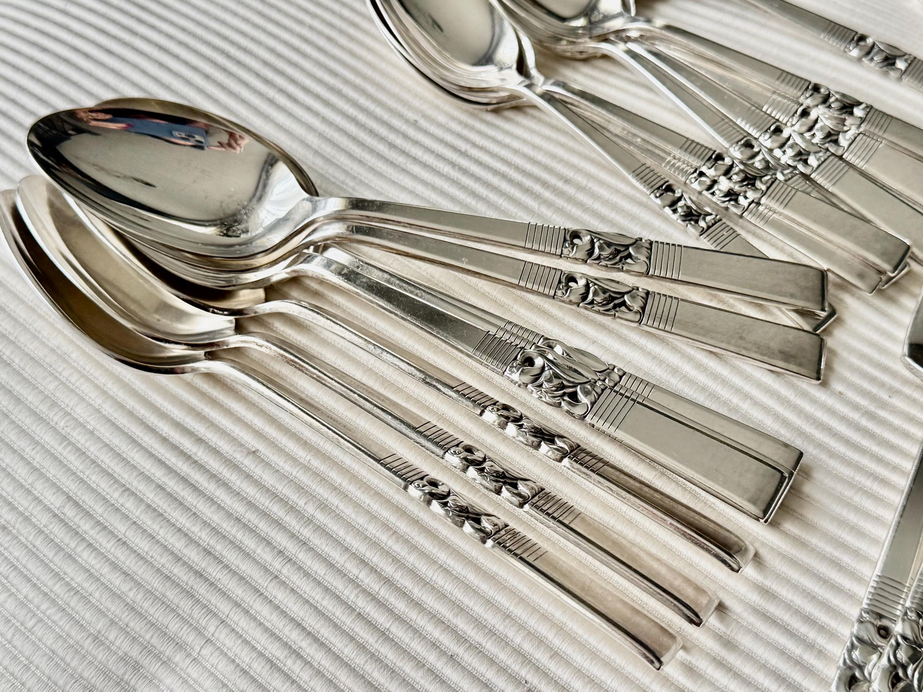 Vintage 1948 Morning Star Silverware Set – Art Deco Community Oneida for 8 (48pcs)