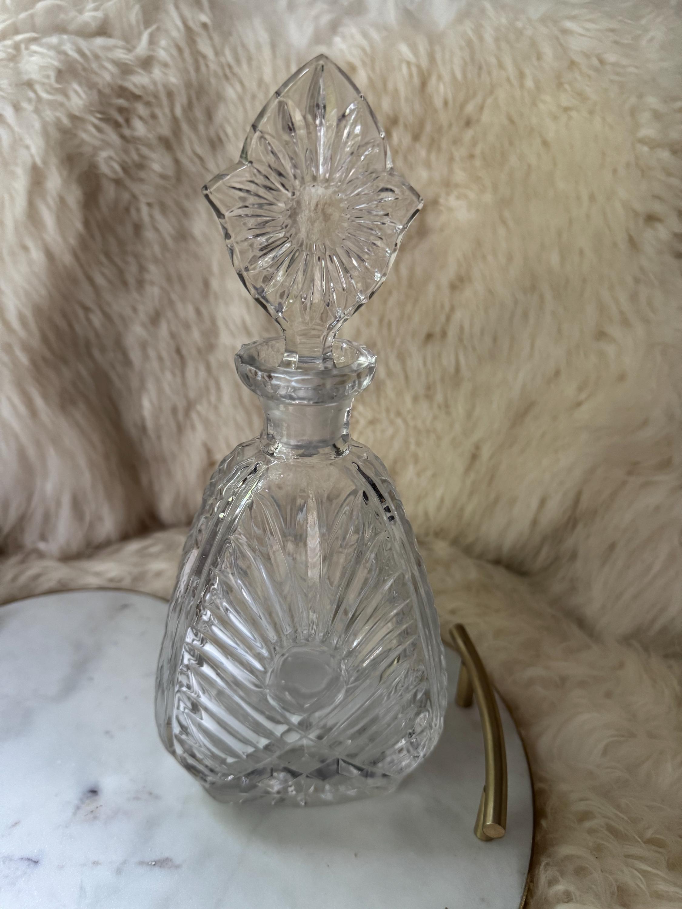 Vintage Cut Crystal Decanter with Stopper – Elegant Geometric Design