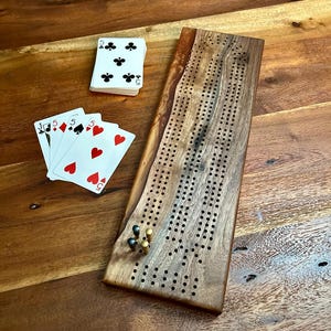 Cribbagebord handgemaakt met zwarte walnoot en koraaloranje epoxyhars • 3 banen • opbergvak voor haringen • inclusief metalen haringen • 2 of 3 spelers