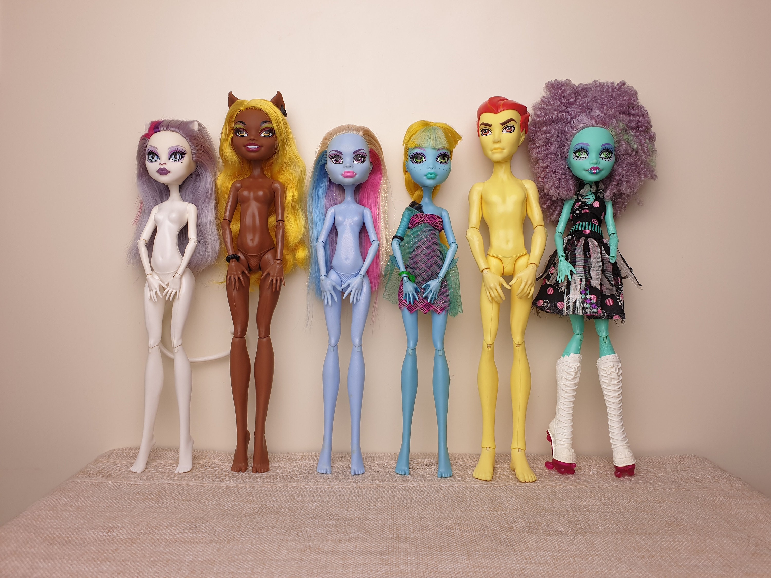 Monster high doll stand - Etsy 日本 Monster high doll stand - Etsy 日本