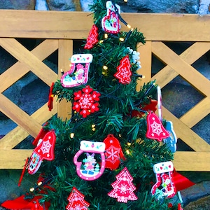 Tabletop Christmas Tree with Miniature Christmas Train                   Free tree skirt and train with purchase of tree!