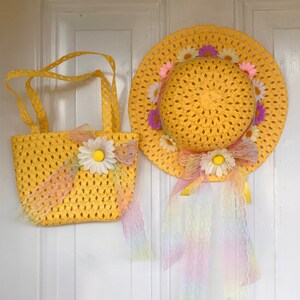 You are My Sunshine Daisy Bonnet     Free Matching Purse