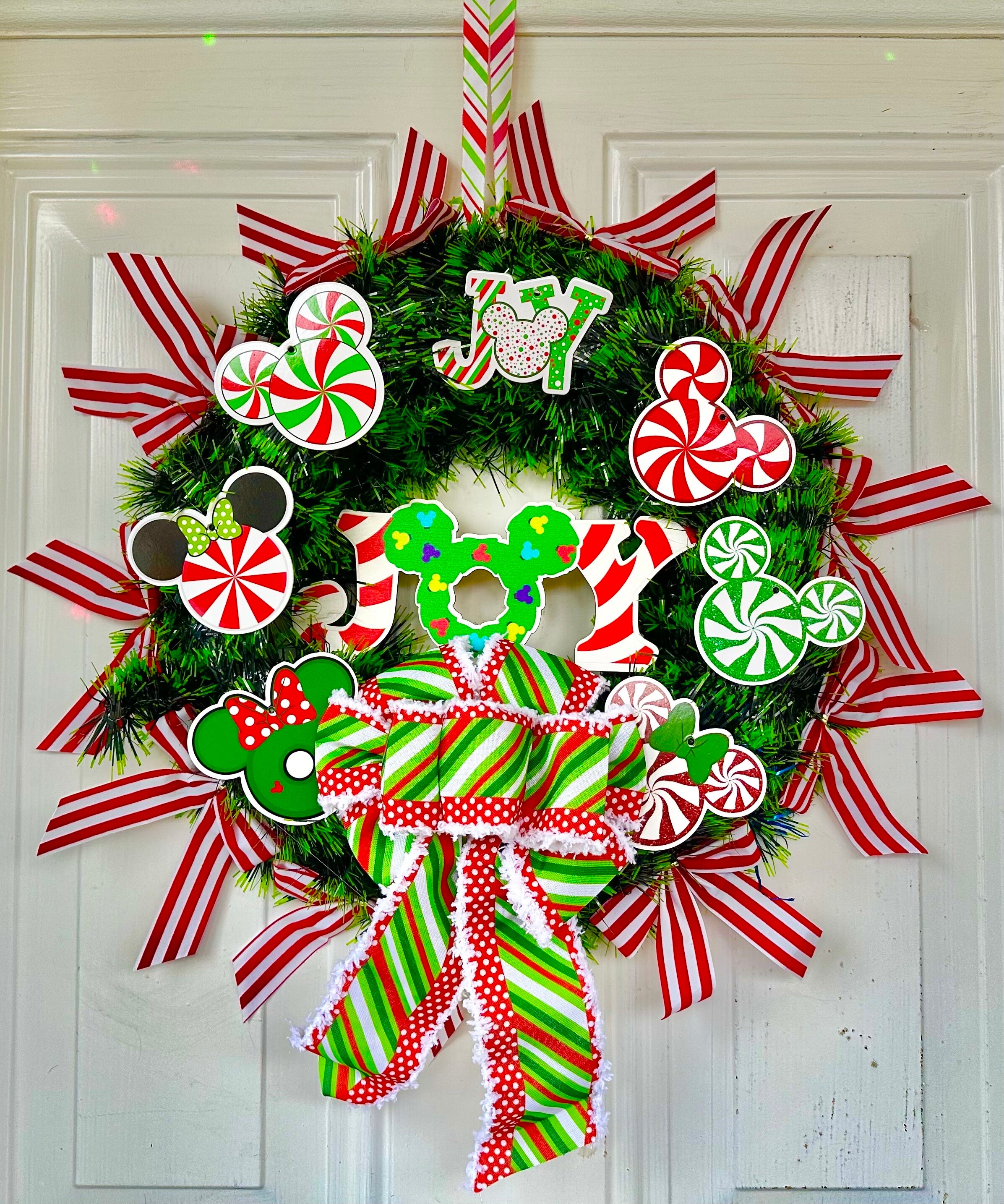 Minnie JOY Christmas Wreath - Etsy