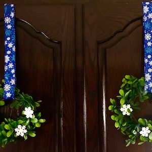Blue Winter Snowflakes Cabinet Wreaths