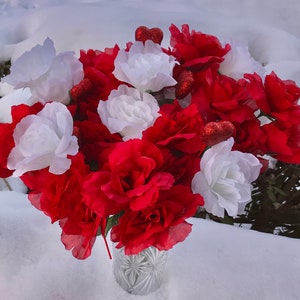 Valentine’s Day Vase of Roses