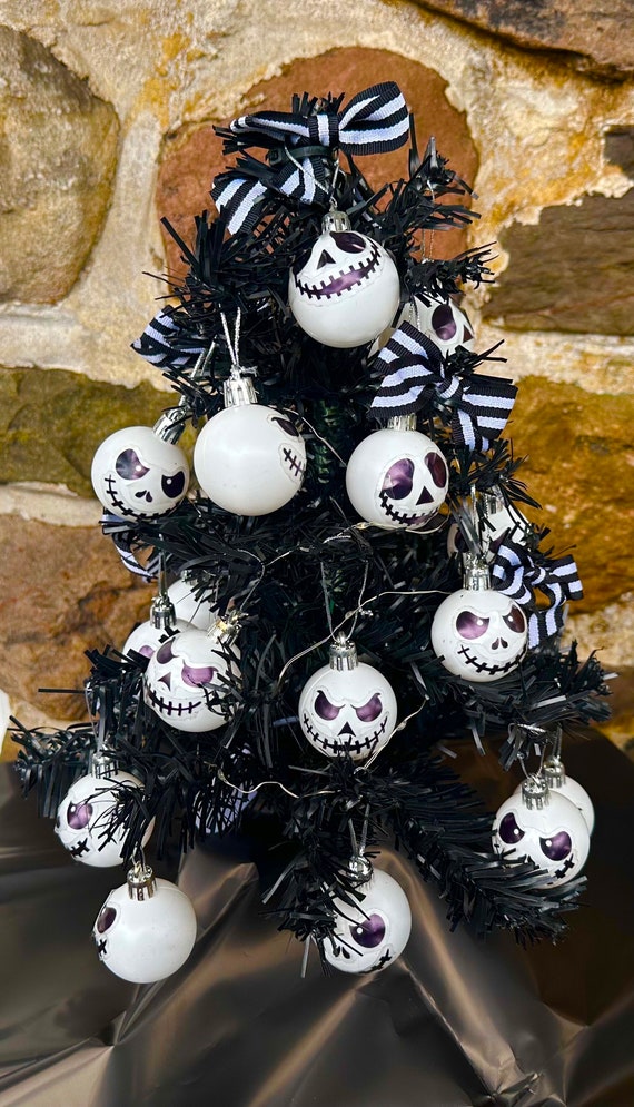 NIGHTMARE　Before　Christmasウッドツリー Nightmare Before Christmas LED Halloween Tree Free Hallmark
