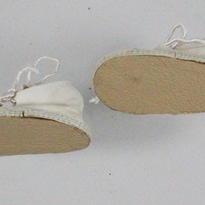 vintage, white, leathe doll shoes, 5.5 x 3 cm, good condition image 4