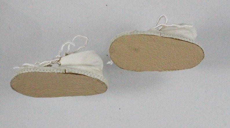 vintage, white, leathe doll shoes, 5.5 x 3 cm, good condition image 4