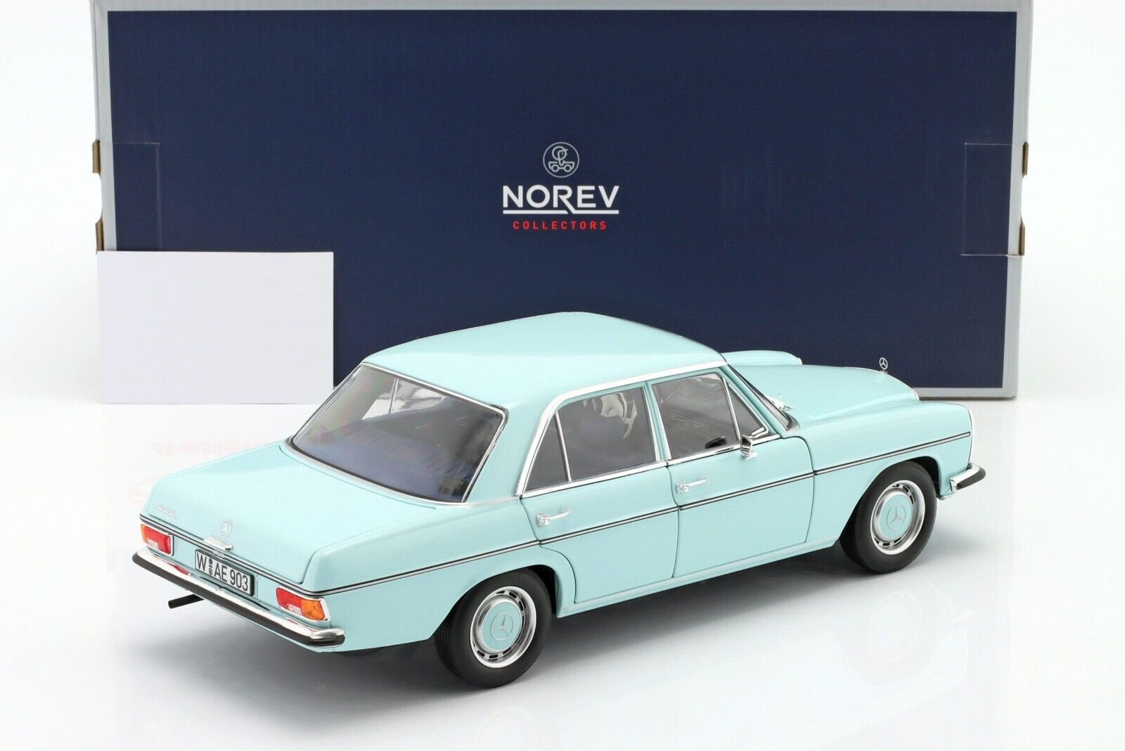 1968 Mercedes-Benz 200 Light Blue 1/18 Scale Diecast Model Car By 