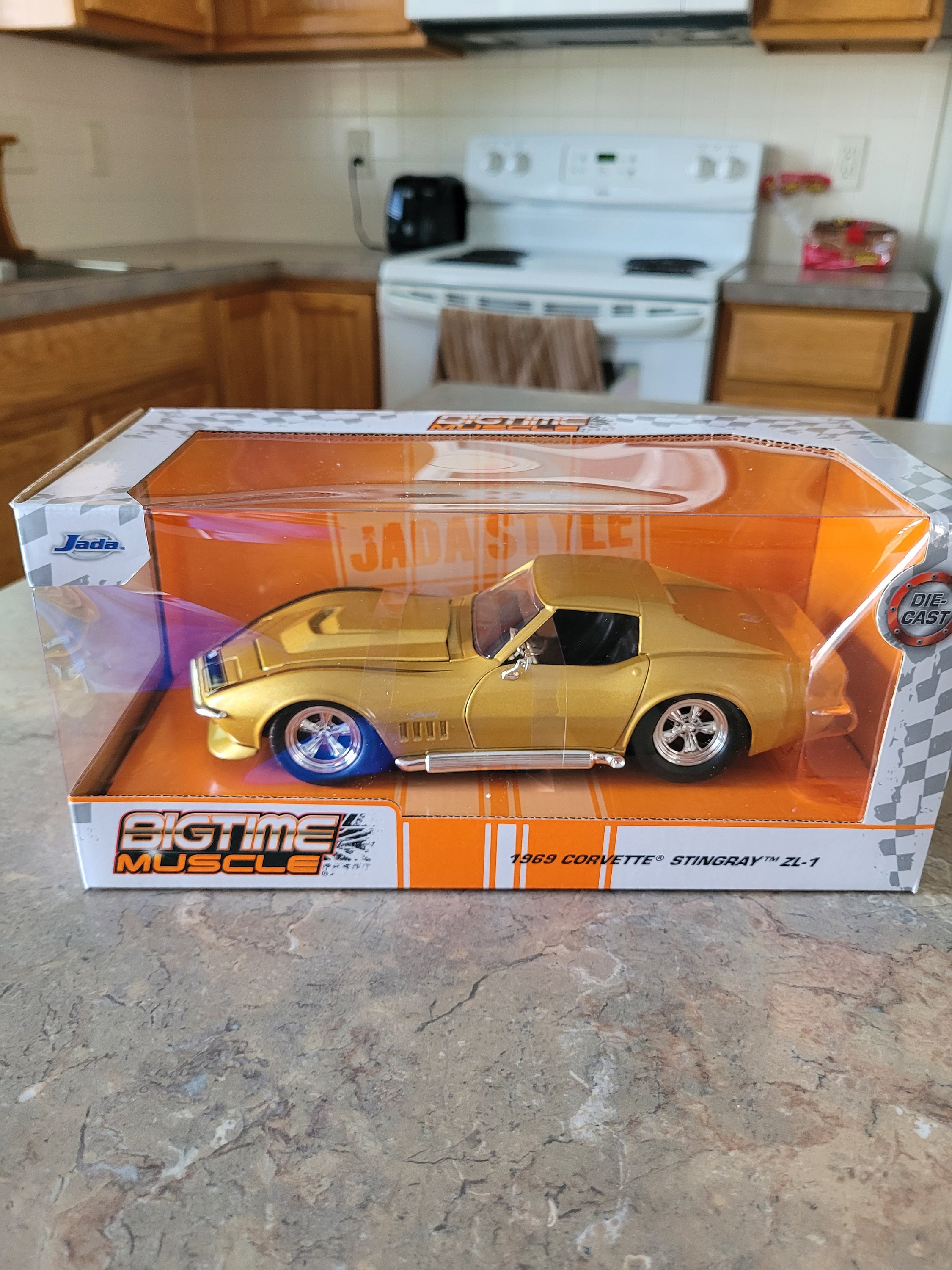 1969 Chevrolet Corvette Stingray ZL 1 Gold 1 24 Scale Diecast Model Car by JADA 33863 Etsy Canada