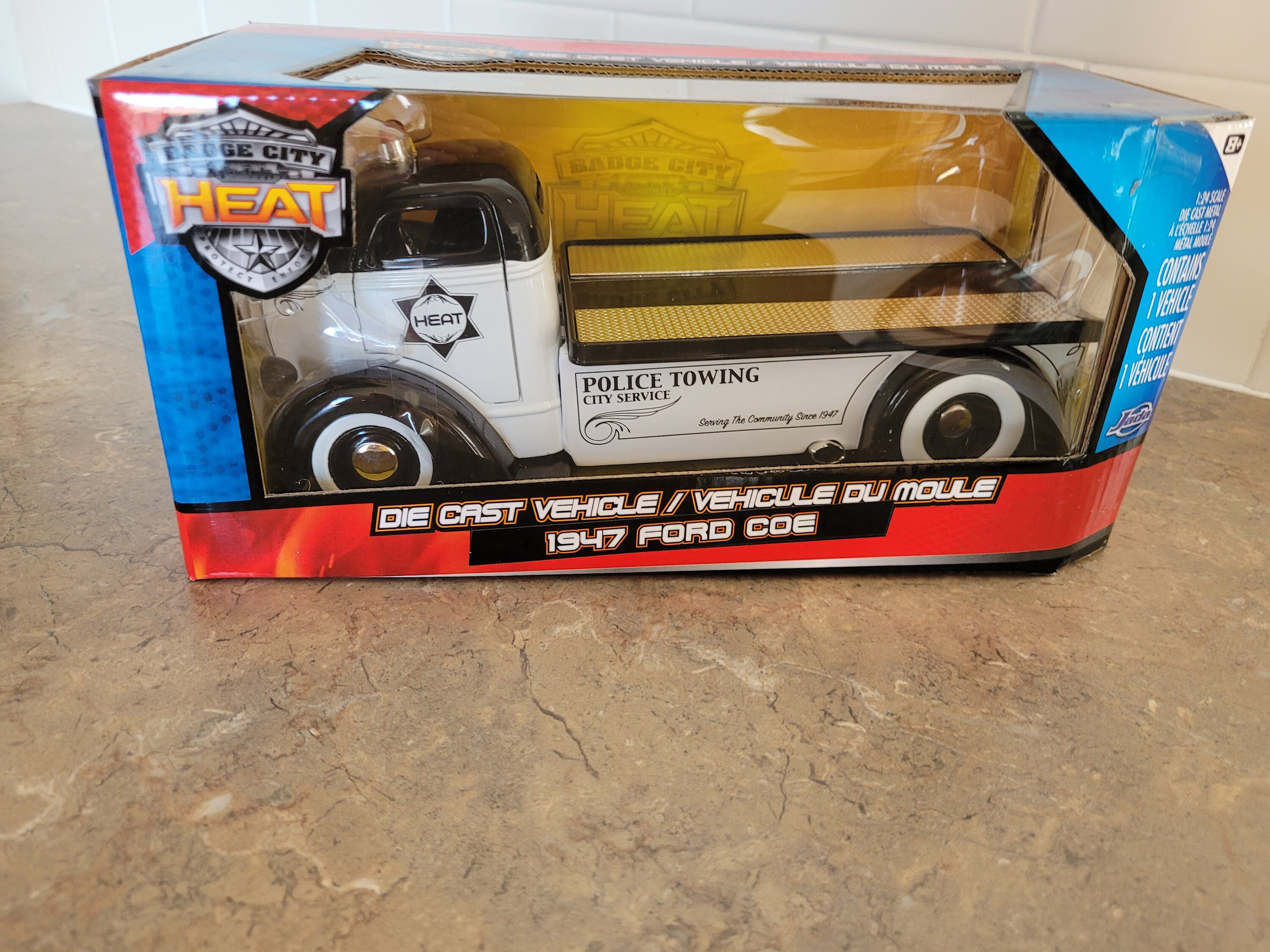 1947 Ford COE Police Tow Truck 1/24 Scale Diecast Model by Jada 