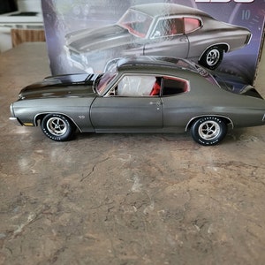 1970 Chevrolet Chevelle LS6 Shadow Gray 1/18 Scale Diecast Model Car By ACME A1805523 678 Produced image 1