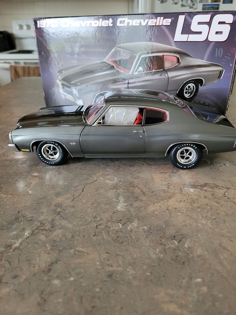 1970 Chevrolet Chevelle LS6 Shadow Gray 1/18 Scale Diecast Model Car By ACME A1805523 678 Produced image 1