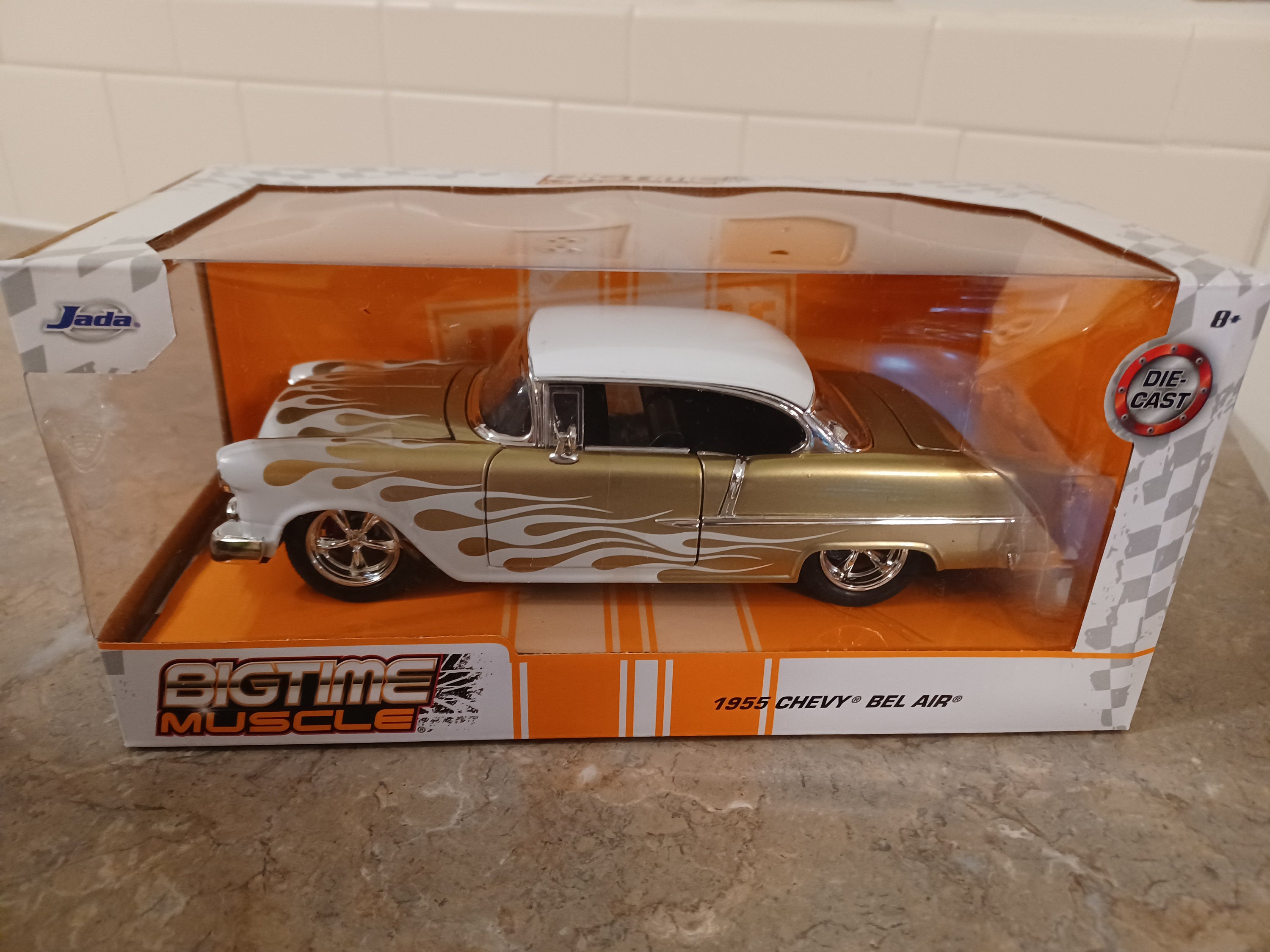 1955 Chevrolet Bel Air White & Gold W/flames 1/24 Diecast Model