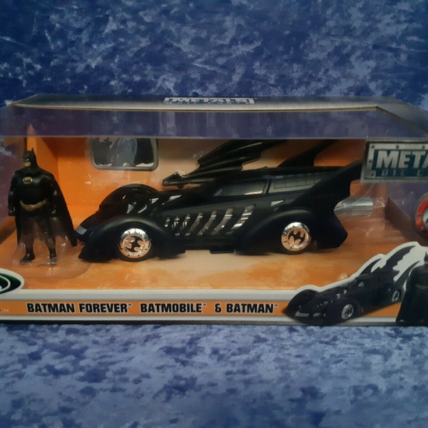 1995 Batman Forever Batmobile With Diecast Batman Figurine 1/24 Diecast Model By JADA 98036