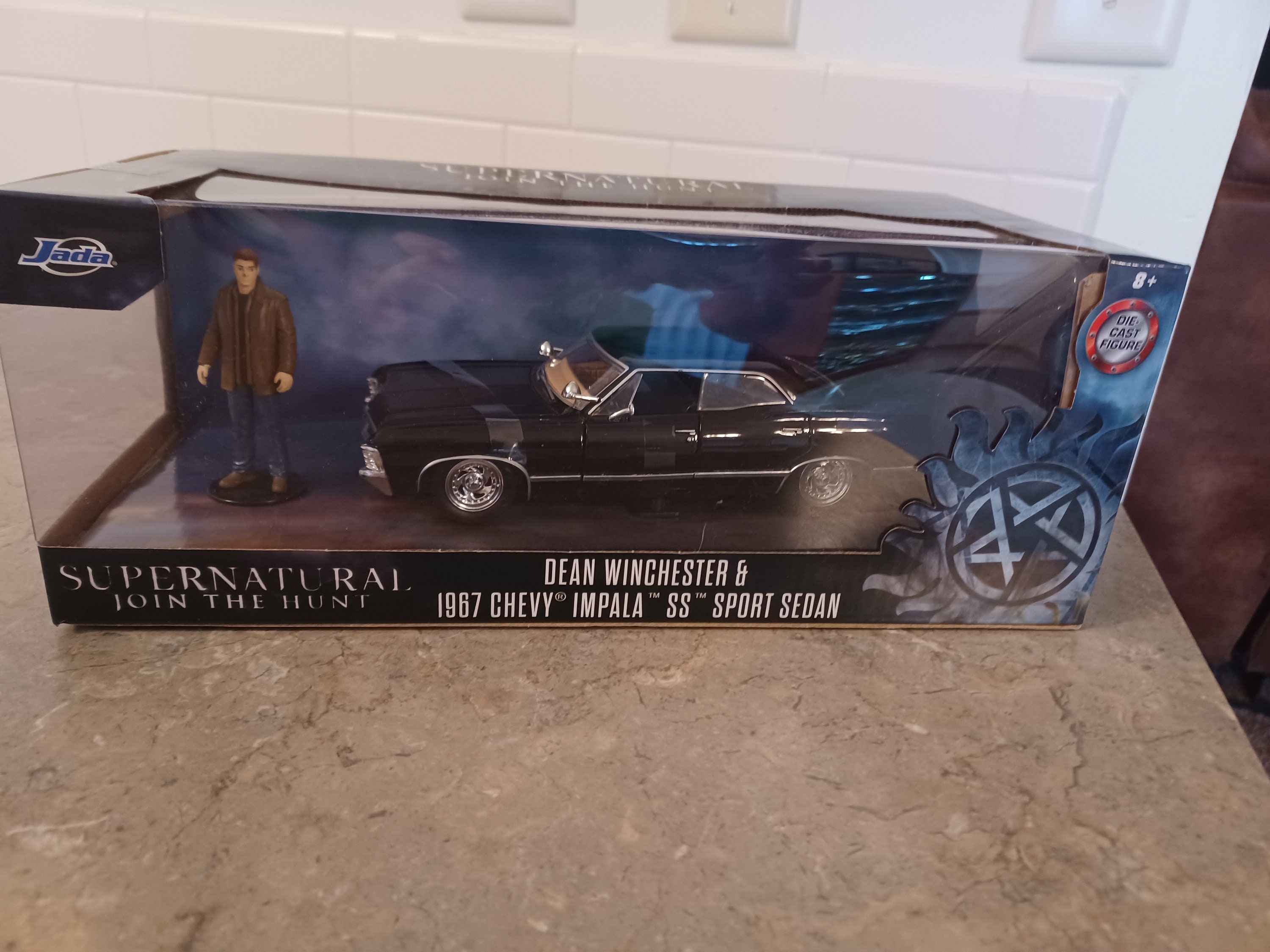 Supernatural Dean Winchester Figurine & 1967 Chevy Impala SS