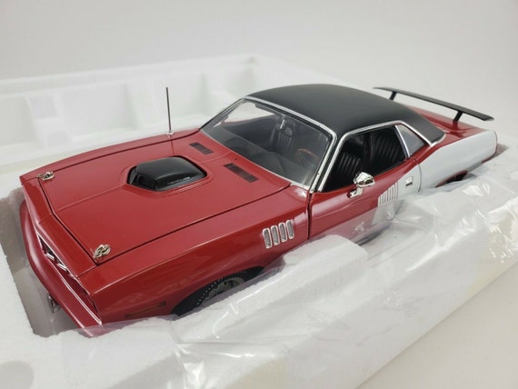 1971 Plymouth Hemi Cuda Red White W black Top 1 18 Scale Diecast