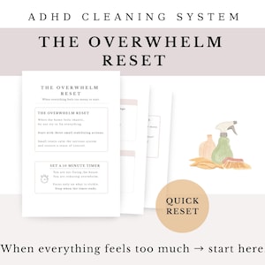 Puede incluir: Un letrero de madera hecho a mano con la palabra "Bienvenido" en una fuente juguetona. El letrero está pintado de blanco con un acabado envejecido y presenta un diseño floral en tonos rosas y verdes. Mide aproximadamente 30 cm de ancho.