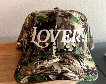 Boné Trucker LOVER | Bordado | Camuflado/Lona Branca