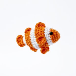 Clownfish Crochet Pattern (PDF) Colorful Tropical Fish Amigurumi, Crochet Nemo, No-sew Pattern, Left-handed & Right-handed Versions Included