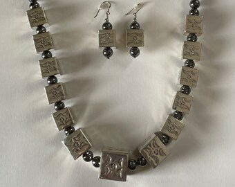 vintage Artist Made Hand Tooled Chunky Sterling Hematite Collier Boucles d'oreilles Ensemble