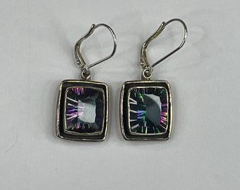 Betoverende Sterling zilveren Mystic Topaz oorbellen