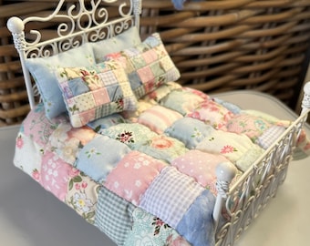 Pretty pastel print patchwork dollhouse bedding with four matching pillows 1:12