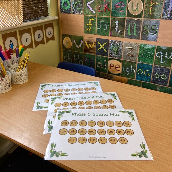 Natural Phonics Mats for Natural Classrooms ~ Phases 2, 3 and 5. Natural Classroom Resources ~ Log Slice Resources ~ Nature themed
