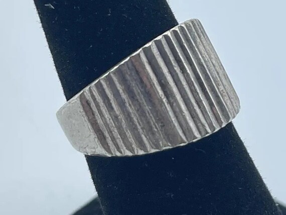 Stunning Vintage Sterling Silver Raised Ridged Li… - image 1