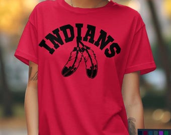 Maglietta con lo spirito scolastico degli Indians, maglietta con design degli Indians, maglietta degli Indians, maglietta della squadra degli Indians, spirito scolastico degli Indians, logo degli Indians, design della scuola Lions