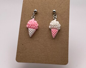 Pendientes de helado rosa y blanco (con cierre de bola plateada)