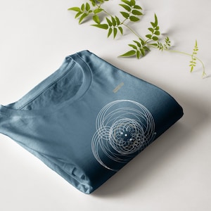 Almagesto - Galaktischer Hitchhiker - Personalisiertes Kunstwerk aus dem Sonnensystem mit NASA-Daten, individueller Planetendruck, personalisiertes T-Shirt