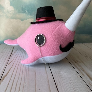 Fantazyjny pluszowy narwal – ręcznie robiony, pluszowy cylinder, personalizowany, elegancki, kawaii