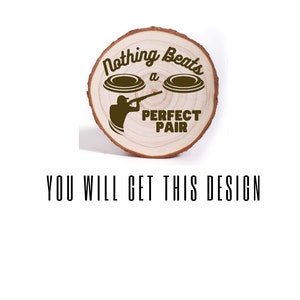 Nothing Beats A Perfect Paar Holz Ornament Laser graviert Ton Skeet Trap Shooting, Geschenk Ornament