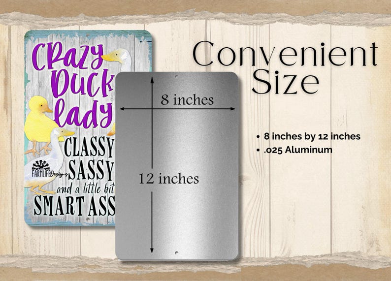 Puede incluir: Un letrero met&aacute;lico con el texto "Crazy Duck Lady" en morado, con ilustraciones de patos. El letrero mide 20 cm por 30 cm y est&aacute; hecho de aluminio de 0,025. El letrero tambi&eacute;n incluye las palabras "Classy, Sassy, and a little bit Smart Ass."