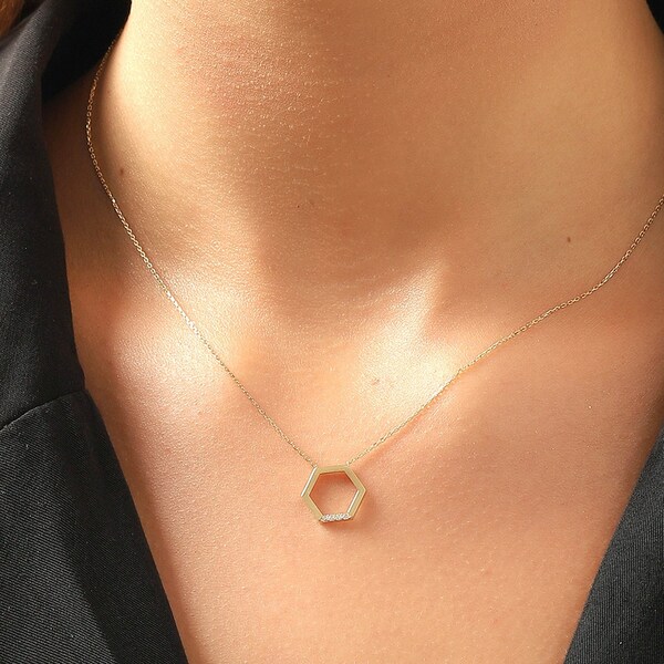 Gold waterproof necklace Clearance