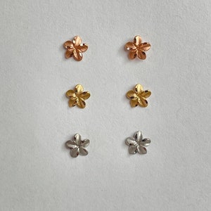 MINI Plumeria Flower Stud Earring &lt;&gt; Solid 14k Gold