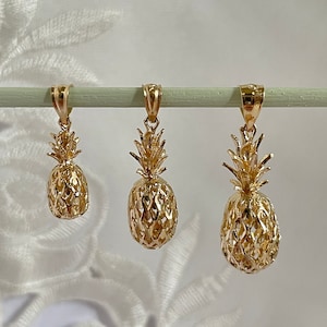 Pineapple Pendant &lt;&gt; Solid 14k Gold