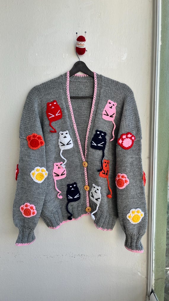 MerlaDesigns 猫柄ニットカーディガン レディース、グレーの MerlaDesigns 猫柄ニットカーディガン レディース、グレーの