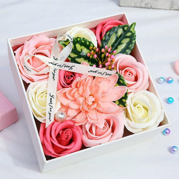 Forever Flowers Christmas Soap Gift Box main image 1